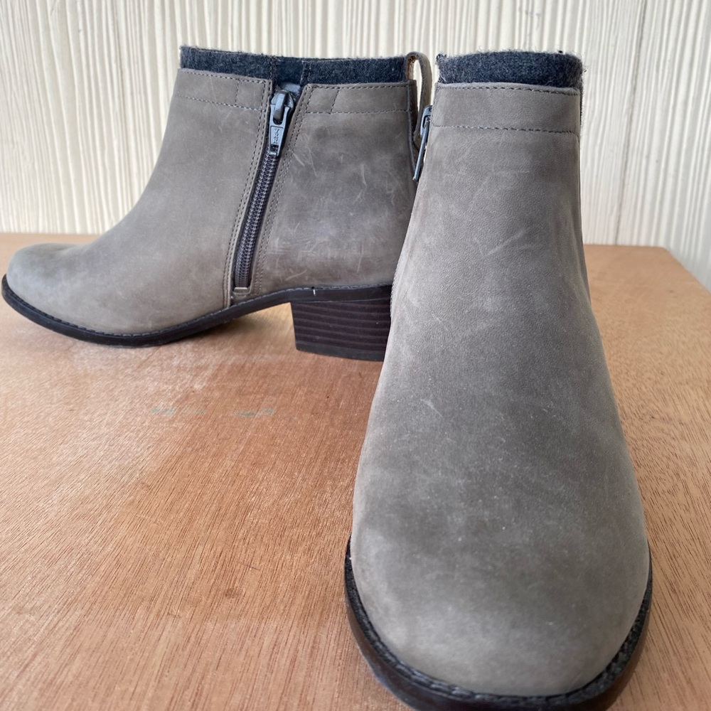 Vionic Gray Ankle Boots with Side Zipper and Low Block Heel